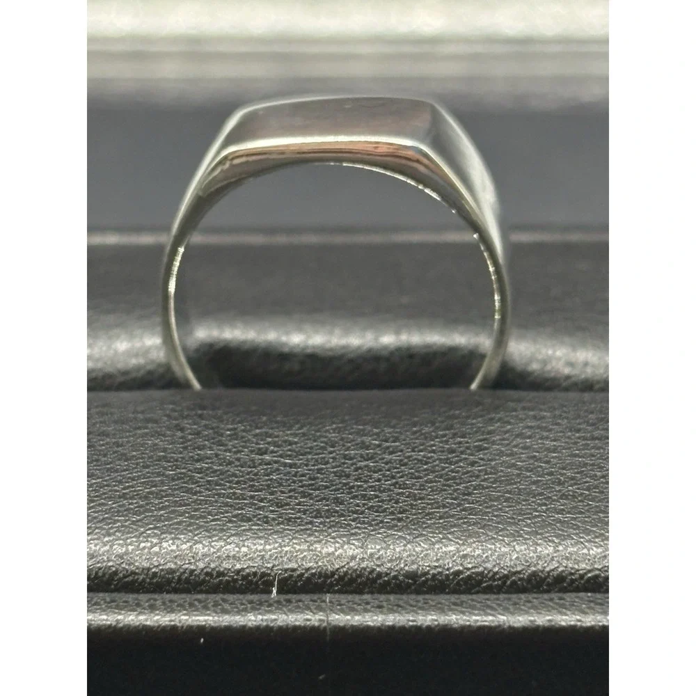New Condition Sterling Silver Large Plain Signet Ring 925 Size 10 J3
